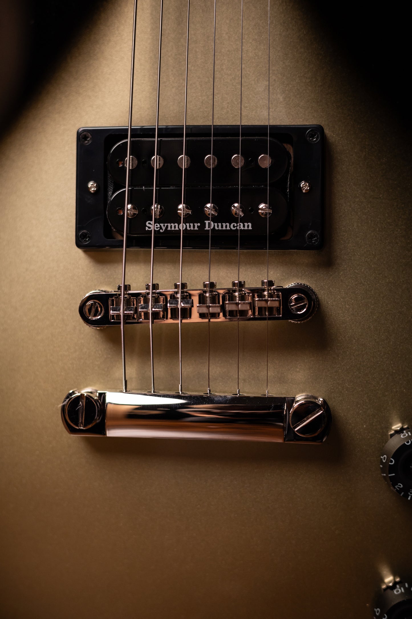 Epiphone - Adam Jones Les Paul Custom Art Collection: Korin Faught’s “Sensation”, Electric Guitar - Antique Silverburst