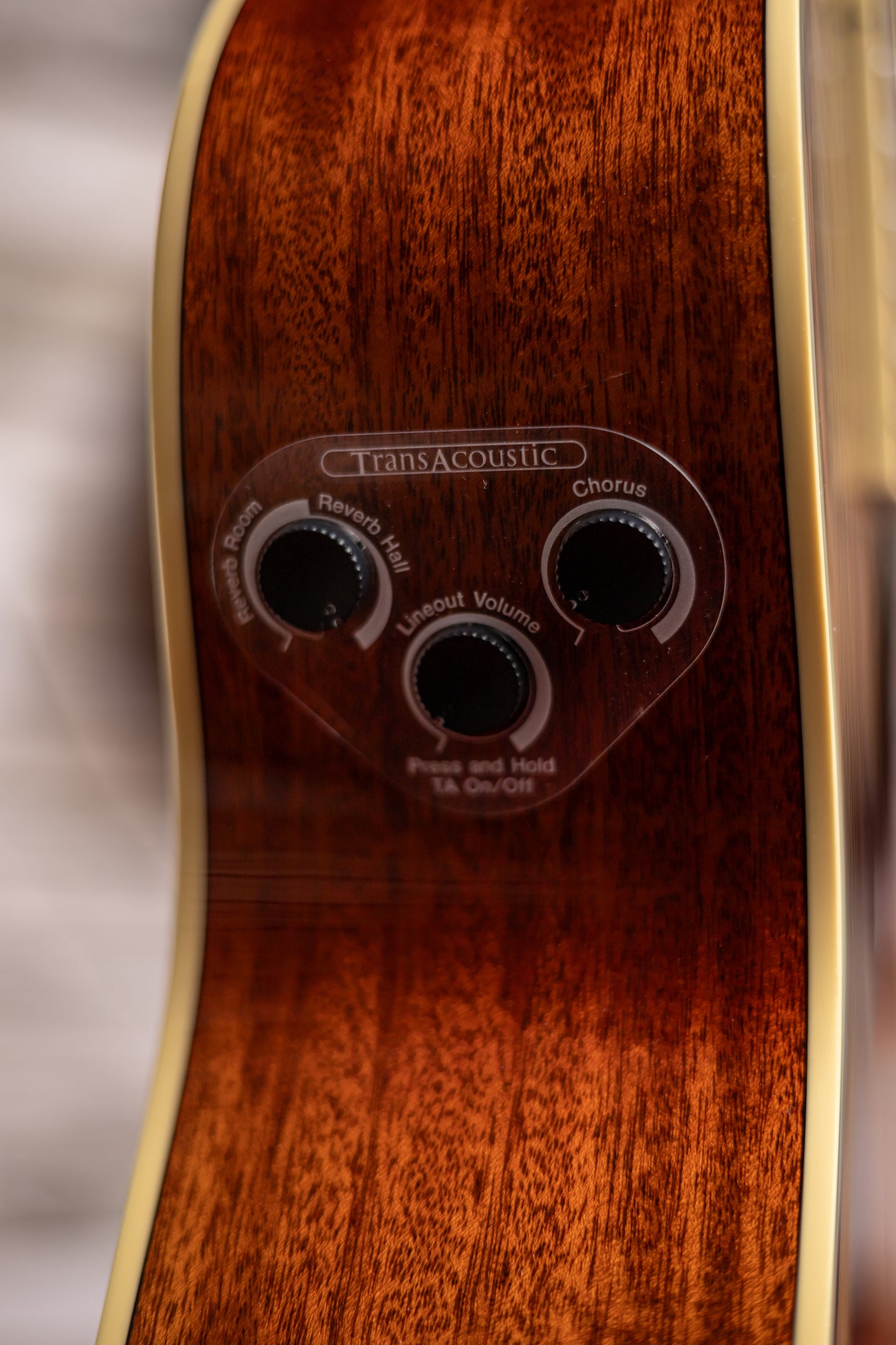 Yamaha FSC-TA TransAcoustic Concert Acoustic Guitar - Brown Sunburst