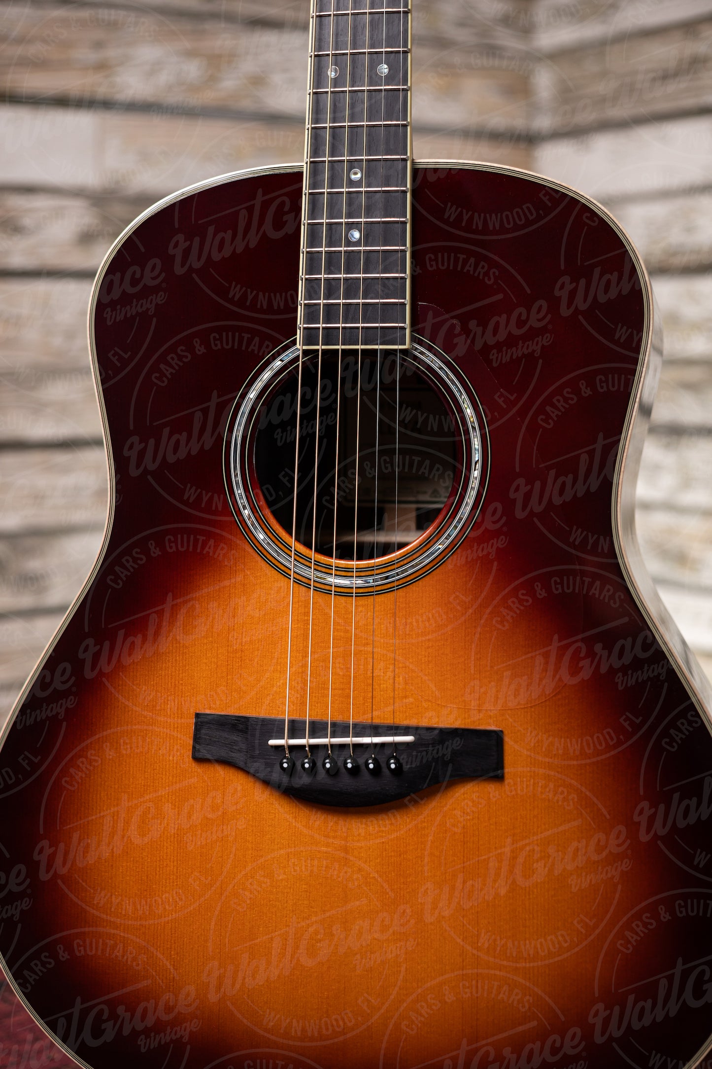 Yamaha LL-TA TransAcoustic Acoustic-Electric Dreadnought Guitar - Brown Sunburst