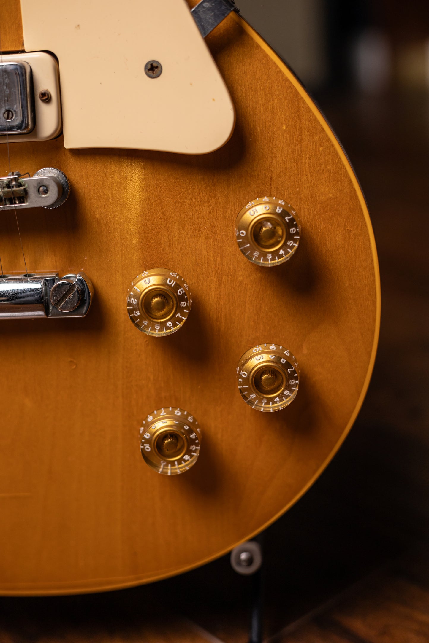 1977 Gibson Les Paul Deluxe Electric Guitar - Natural