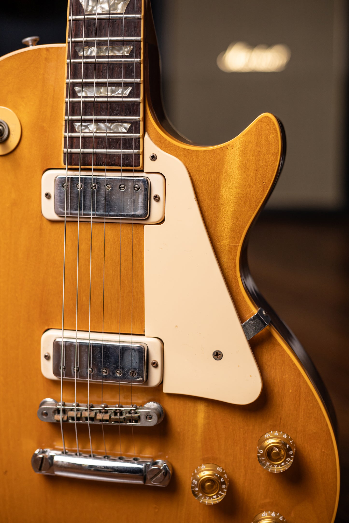 1977 Gibson Les Paul Deluxe Electric Guitar - Natural