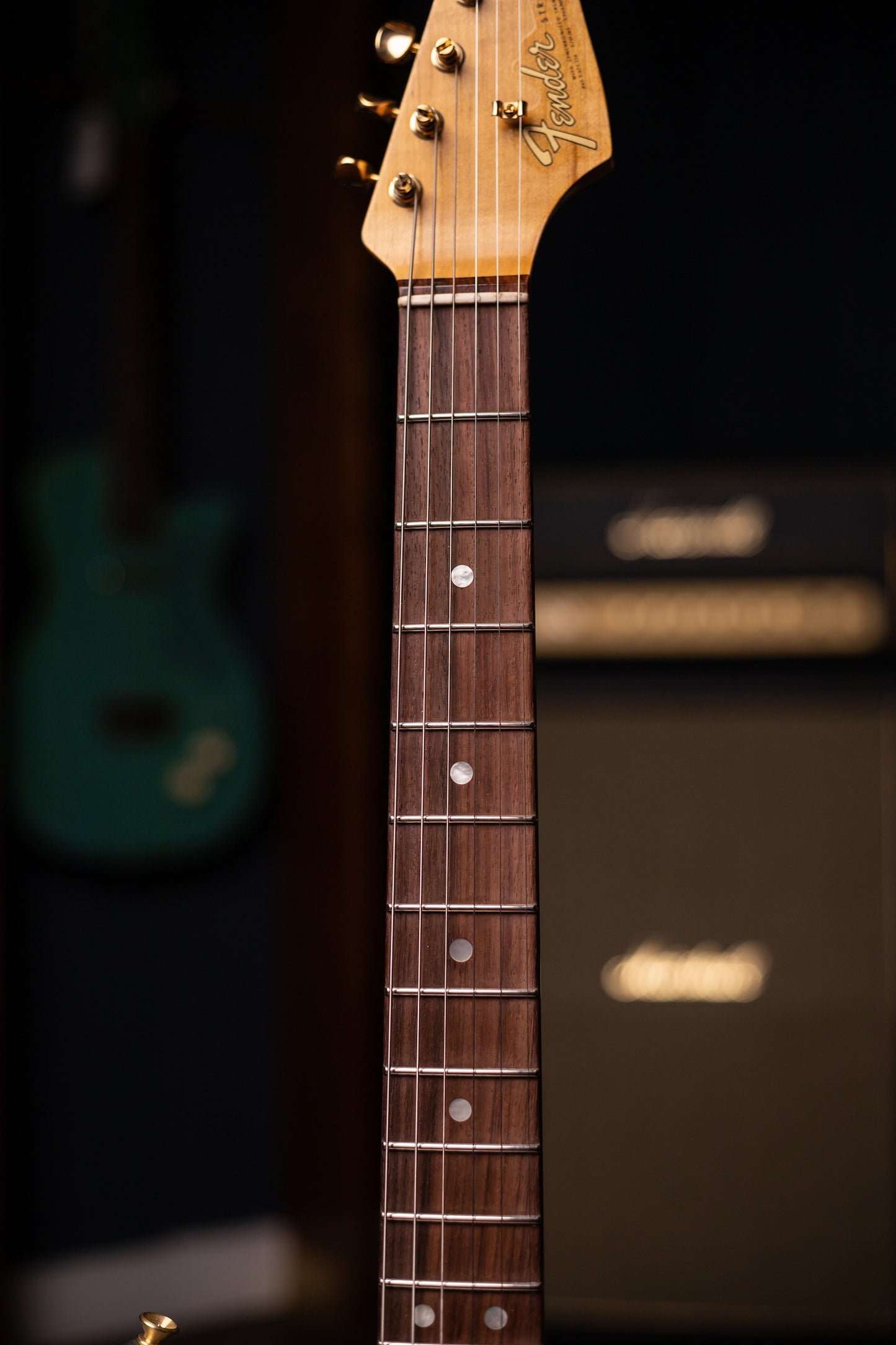 Fender Custom Shop Limited Edition 1965 Dual-Mag Stratocaster® Journeyman Relic® with Closet Classic Hardware Electric Guitar - Aged Inca Silver