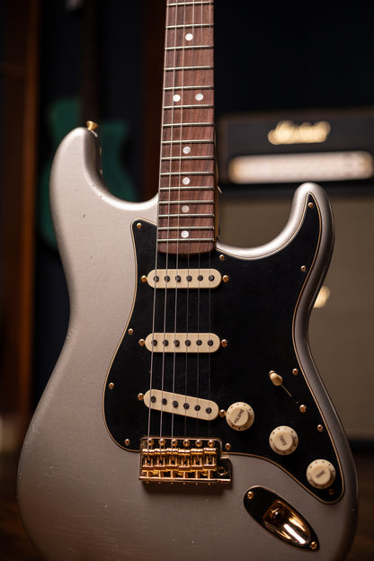 Fender Custom Shop Limited Edition 1965 Dual-Mag Stratocaster® Journeyman Relic® with Closet Classic Hardware Electric Guitar - Aged Inca Silver