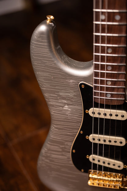 Fender Custom Shop Limited Edition 1965 Dual-Mag Stratocaster® Journeyman Relic® with Closet Classic Hardware Electric Guitar - Aged Inca Silver