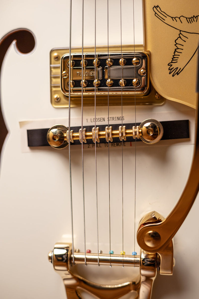 Gretsch G6136T-59 Vintage Select Edition '59 Falcon Hollow Body with Bigsby TV Jones Electric Guitar - Vintage White