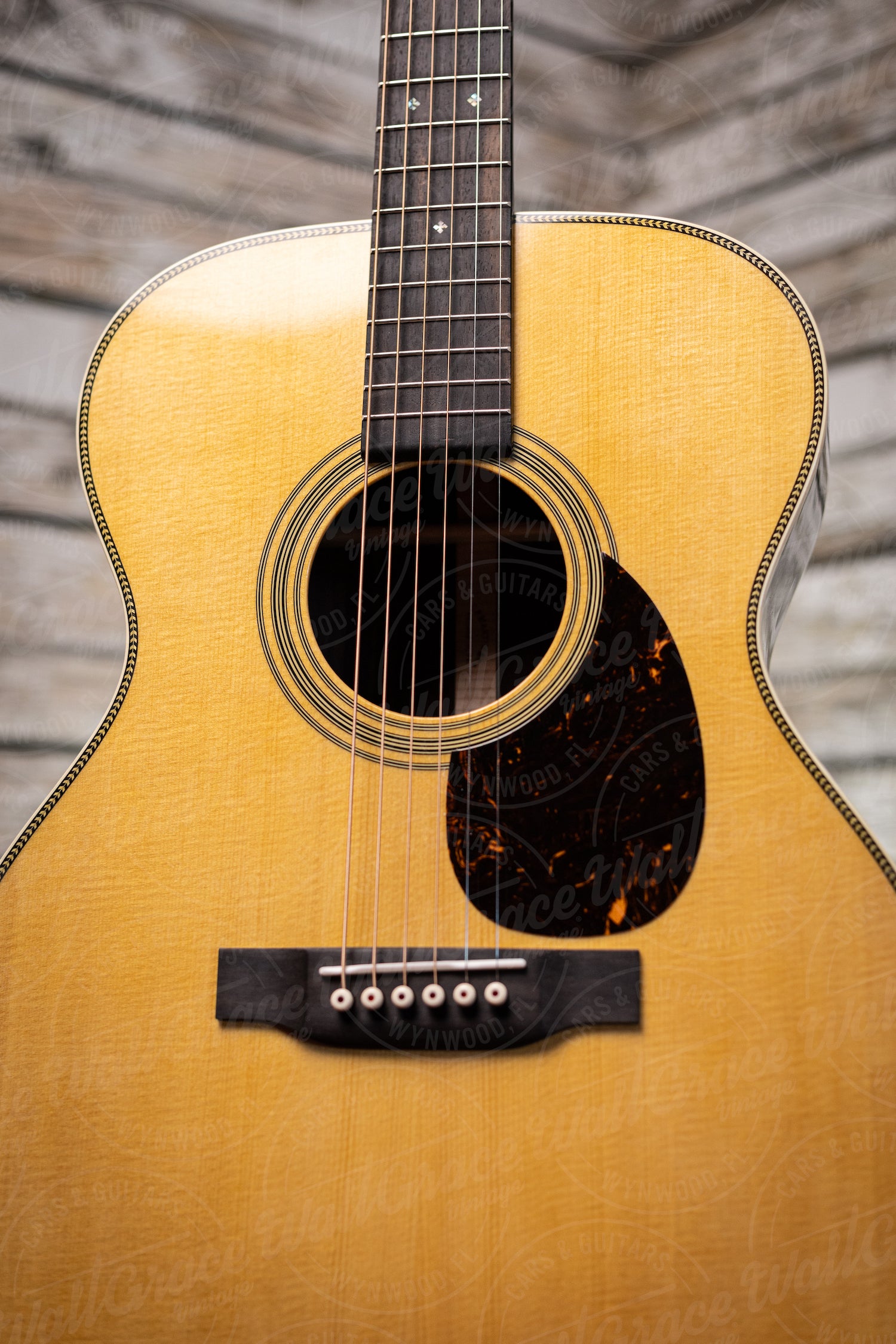 Martin OM-28 Acoustic Guitar - Natural