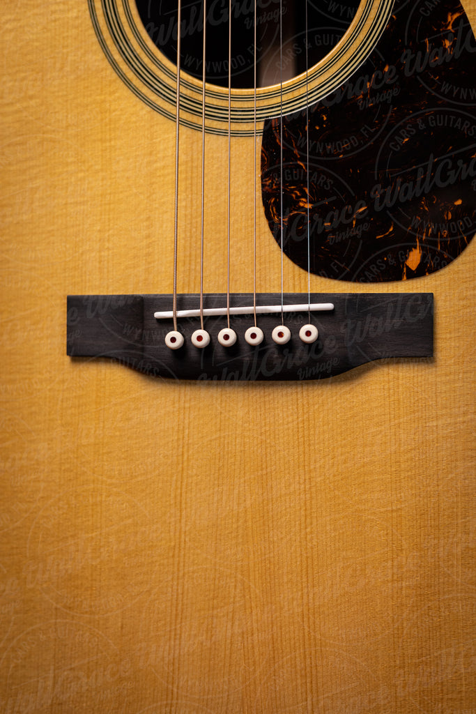 Martin OM-28 Acoustic Guitar - Natural