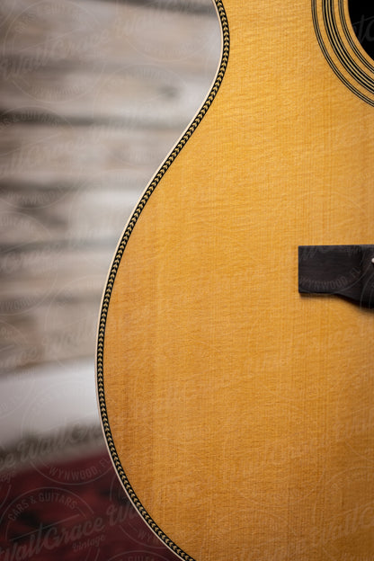 Martin OM-28 Acoustic Guitar - Natural