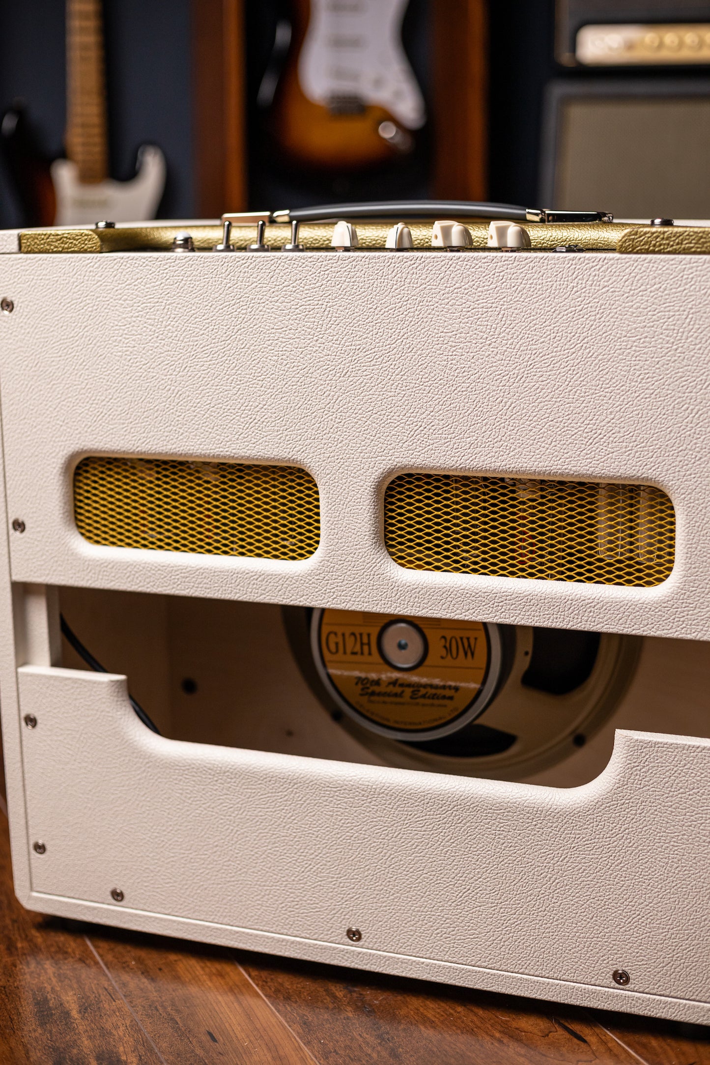 IN-STOCK! - Divided By 13 JTR 9/15 Combo Amp - Ivory Bronco