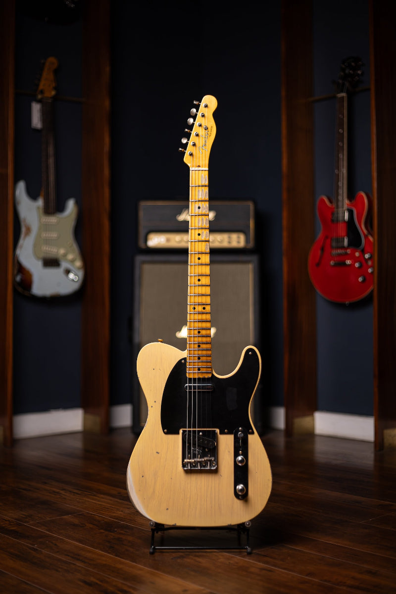 Fender Custom Shop '52 Telecaster Relic Electric Guitar - Aged Nocaster Blonde