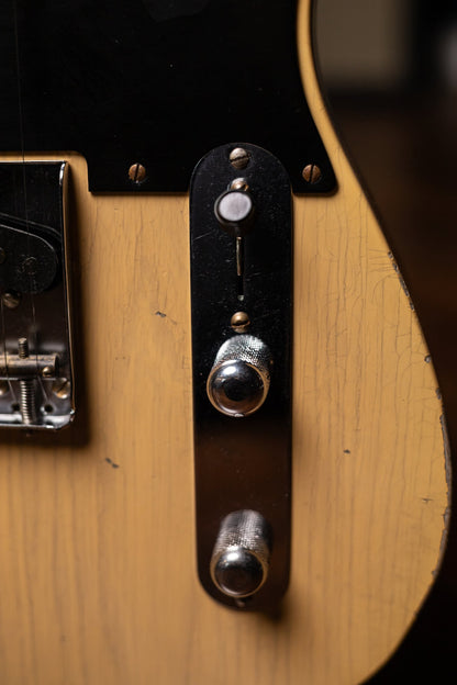 Fender Custom Shop '52 Telecaster Relic Electric Guitar - Aged Nocaster Blonde