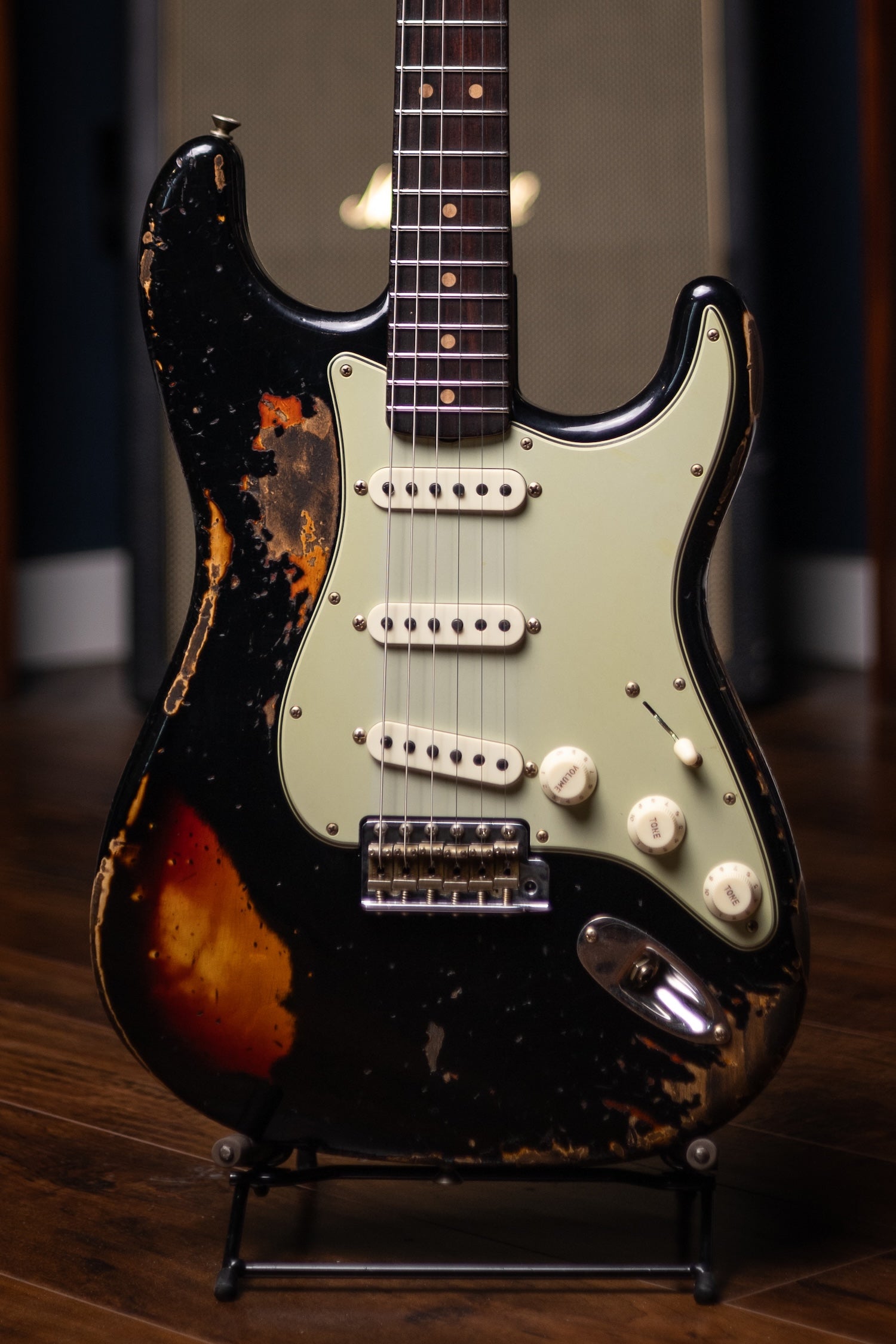 Fender 1963 Stratocaster® Super Heavy Relic - Super Faded Aged Black over 3 Color Sunburst
