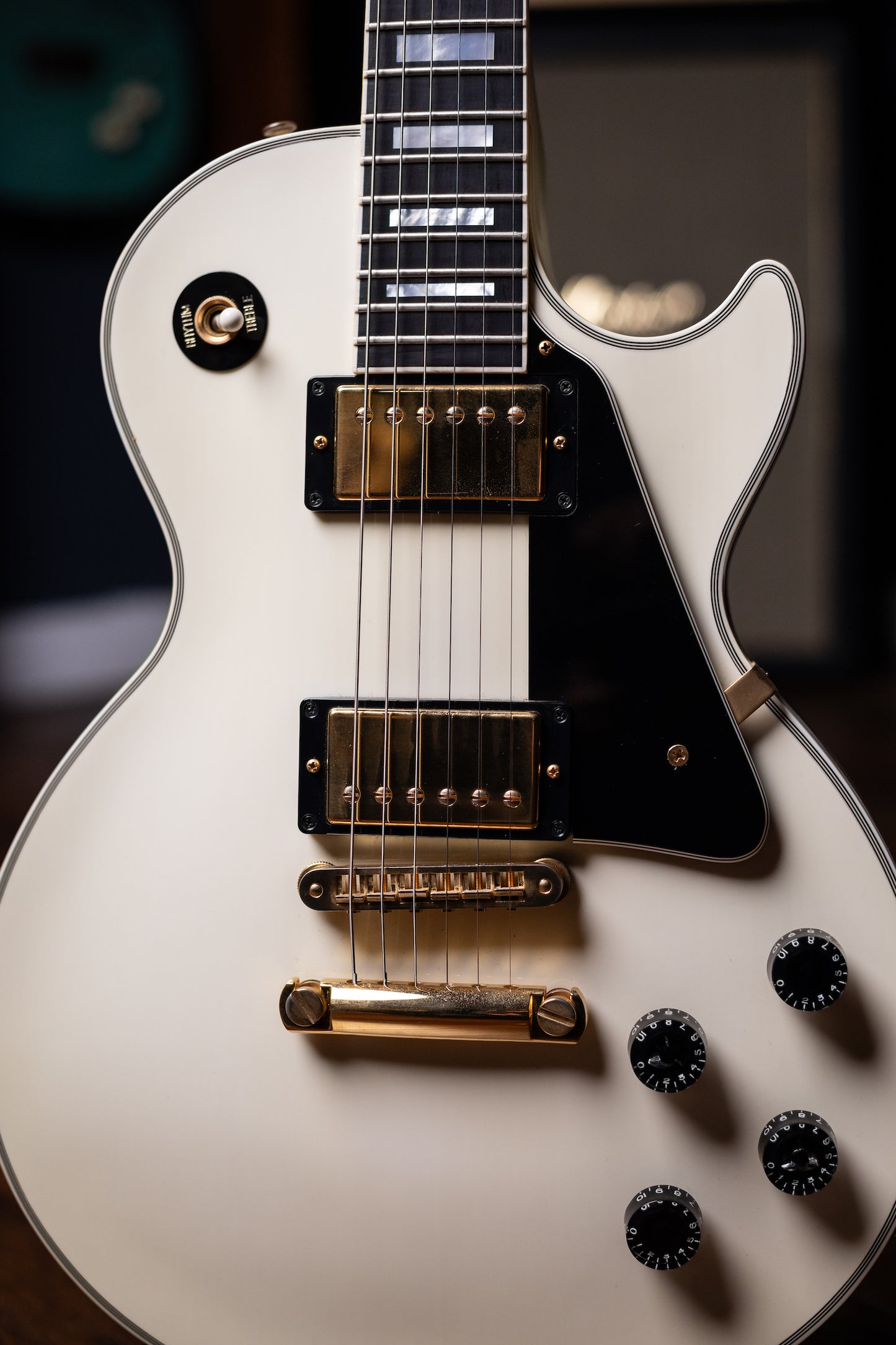 2007 Gibson Les Paul Custom Electric Guitar - Alpine White