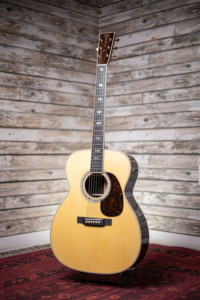 Martin J-40 Jumbo Acoustic Guitar - Natural