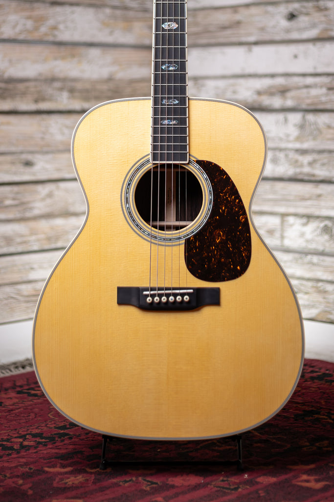 Martin J-40 Jumbo Acoustic Guitar - Natural