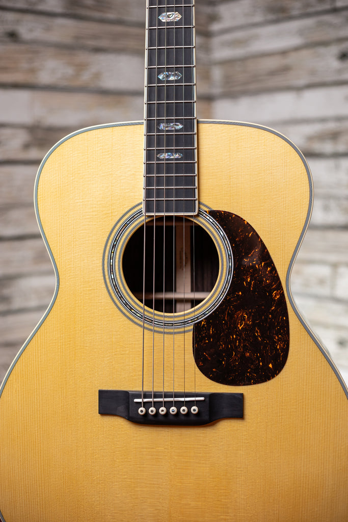 Martin J-40 Jumbo Acoustic Guitar - Natural