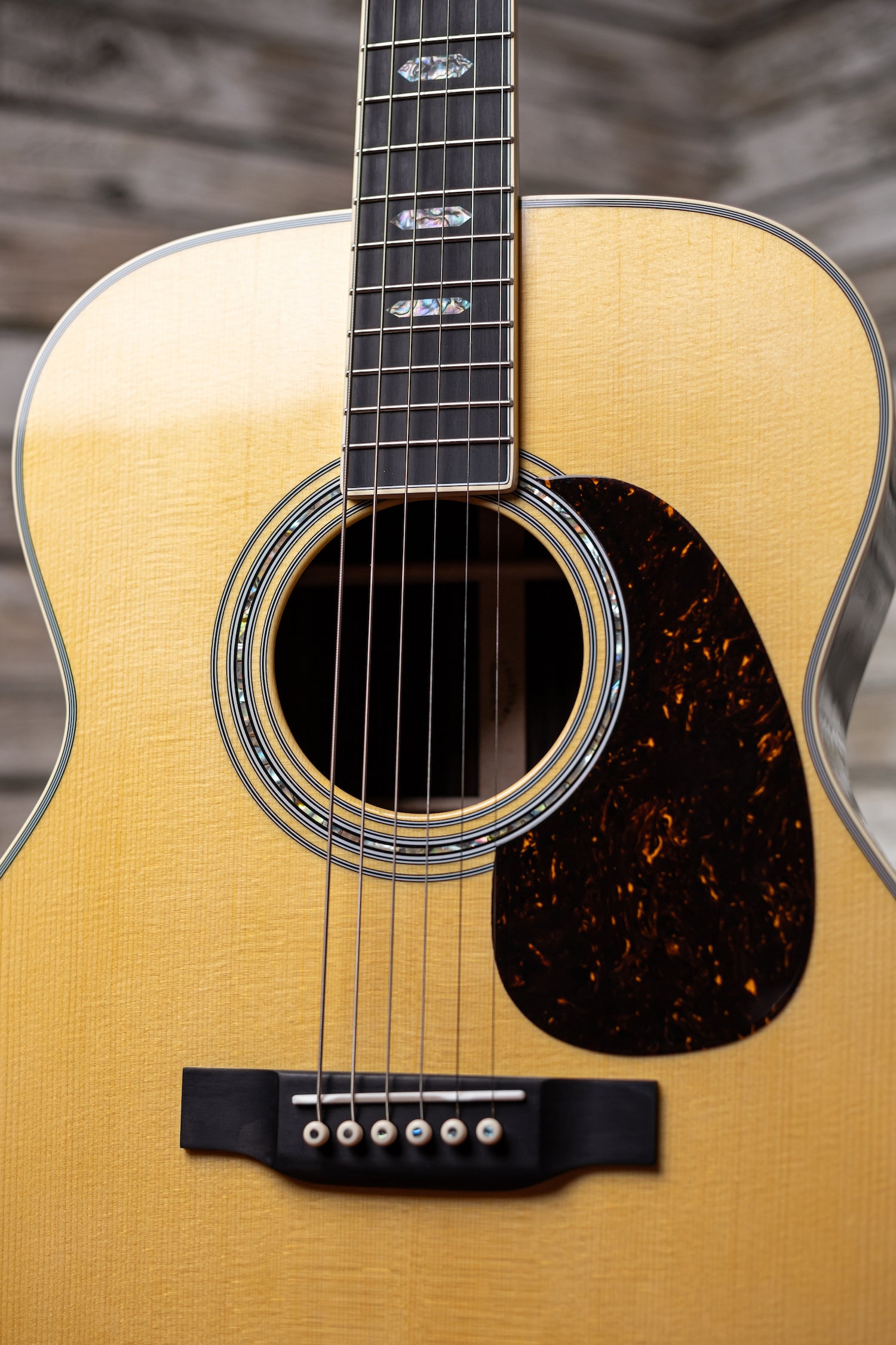 Martin J-40 Jumbo Acoustic Guitar - Natural