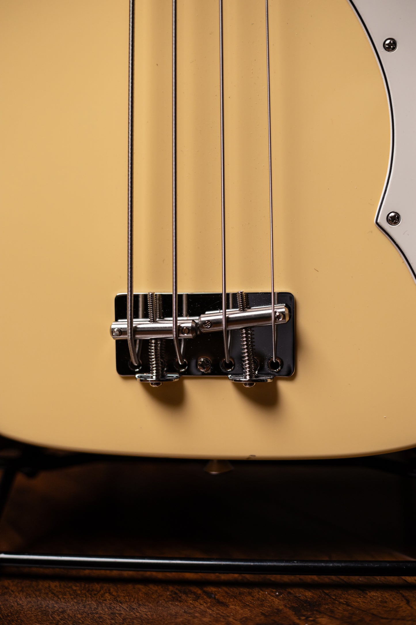 Fender Vintera II '70s Telecaster Bass Guitar - Vintage White