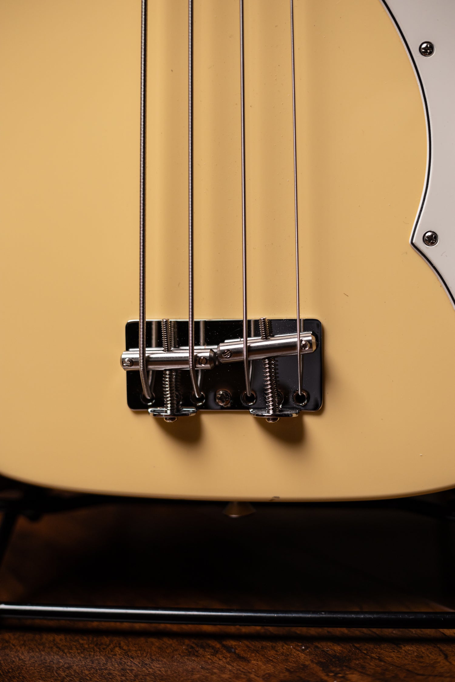 Fender Vintera II '70s Telecaster Bass Guitar - Vintage White