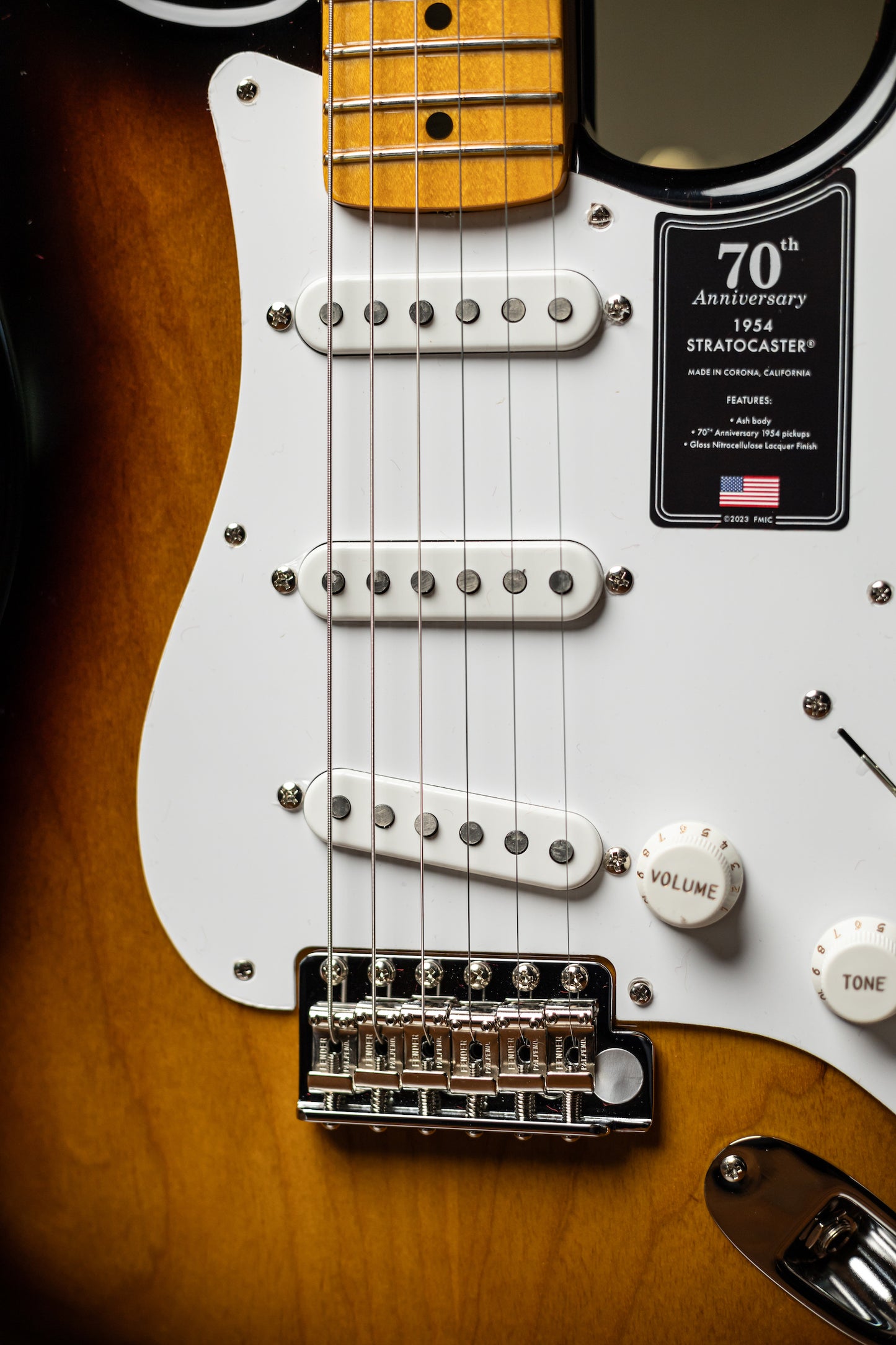 Fender 70th Anniversary American Vintage II ‘54 Stratocaster Electric Guitar - Sunburst