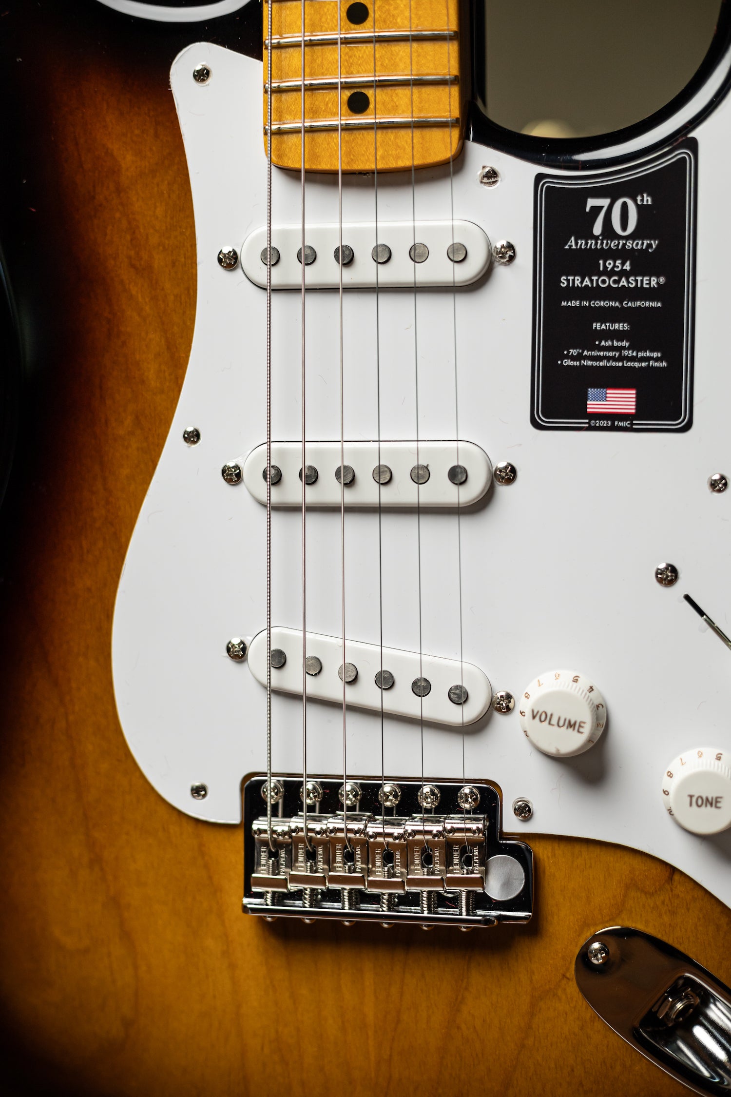 Fender 70th Anniversary American Vintage II ‘54 Stratocaster Electric Guitar - Sunburst