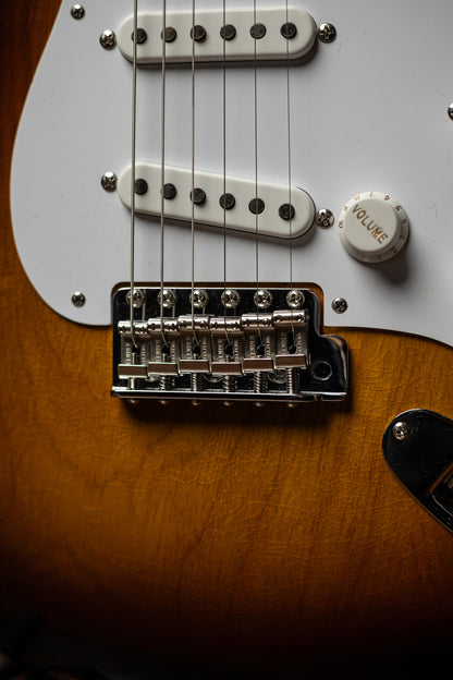 Fender Custom Shop Limited Edition 70th Anniversary DLX Closet Classic 1954 Stratocaster Electric Guitar - Wide-Fade 2-Color Sunburst