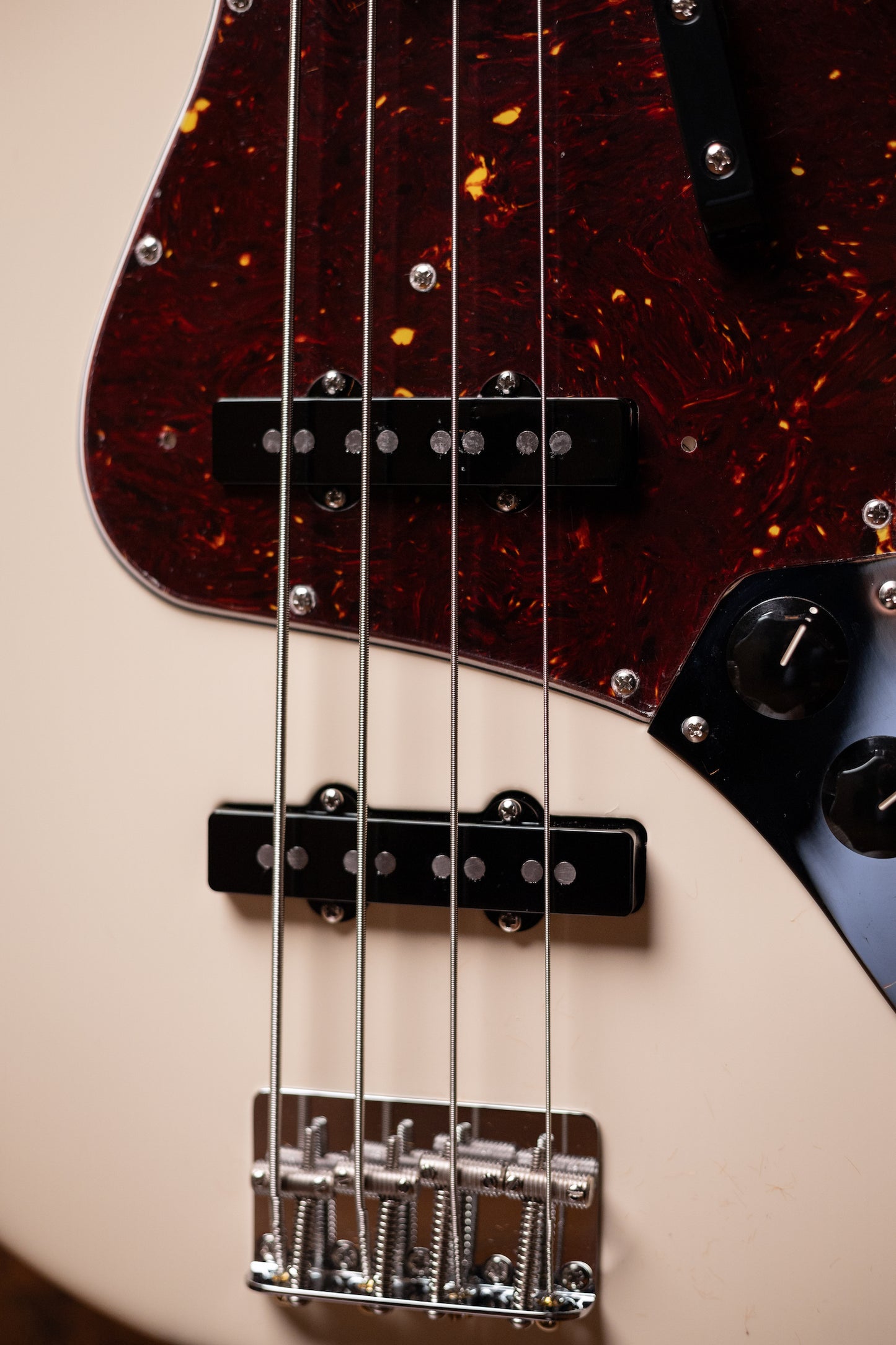 Fender American Vintage II 1966 Jazz Bass - Olympic White