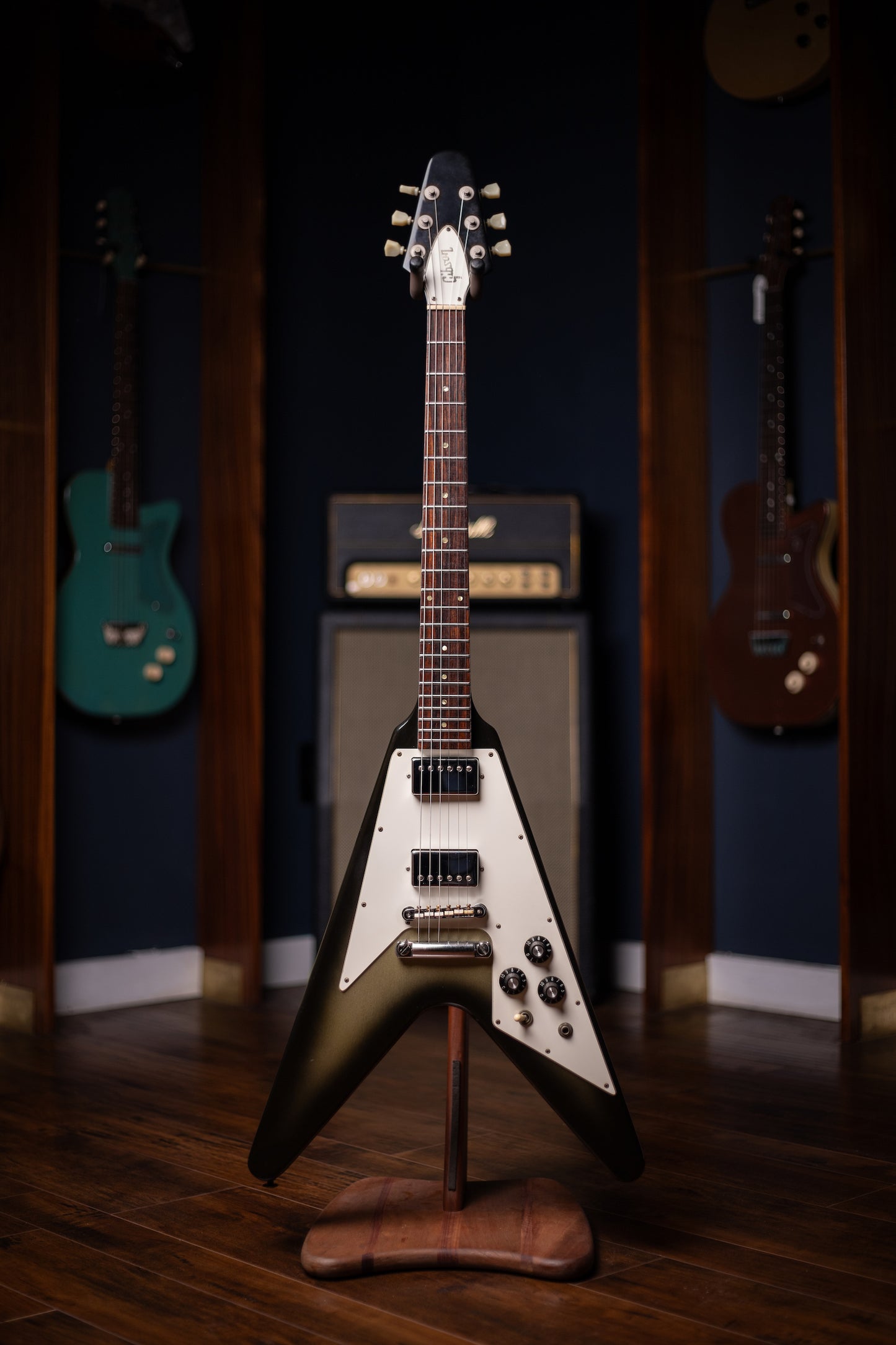 1981 Gibson Flying V Electric Guitar - Silverburst