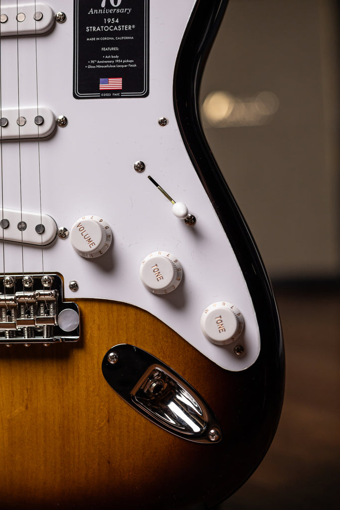 Fender 70th Anniversary American Vintage II ‘54 Stratocaster Electric Guitar - Sunburst