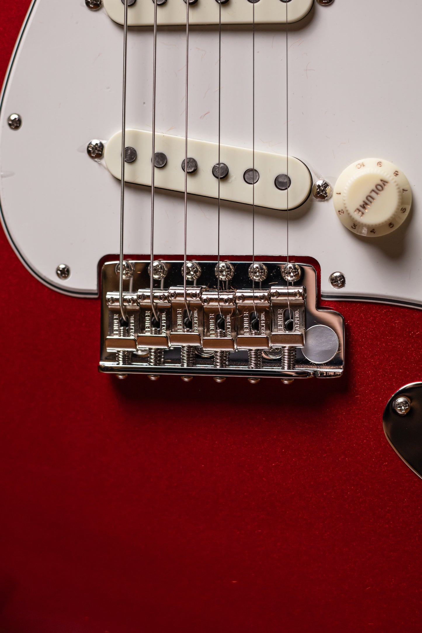 Fender  American Vintage II 1965 Stratocaster Round-Lam Electric Guitar - Candy Apple Red