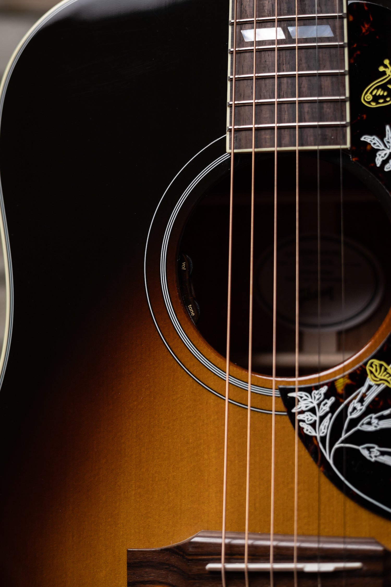 Gibson Hummingbird Standard Acoustic-Electric Guitar - Vintage Sunburst