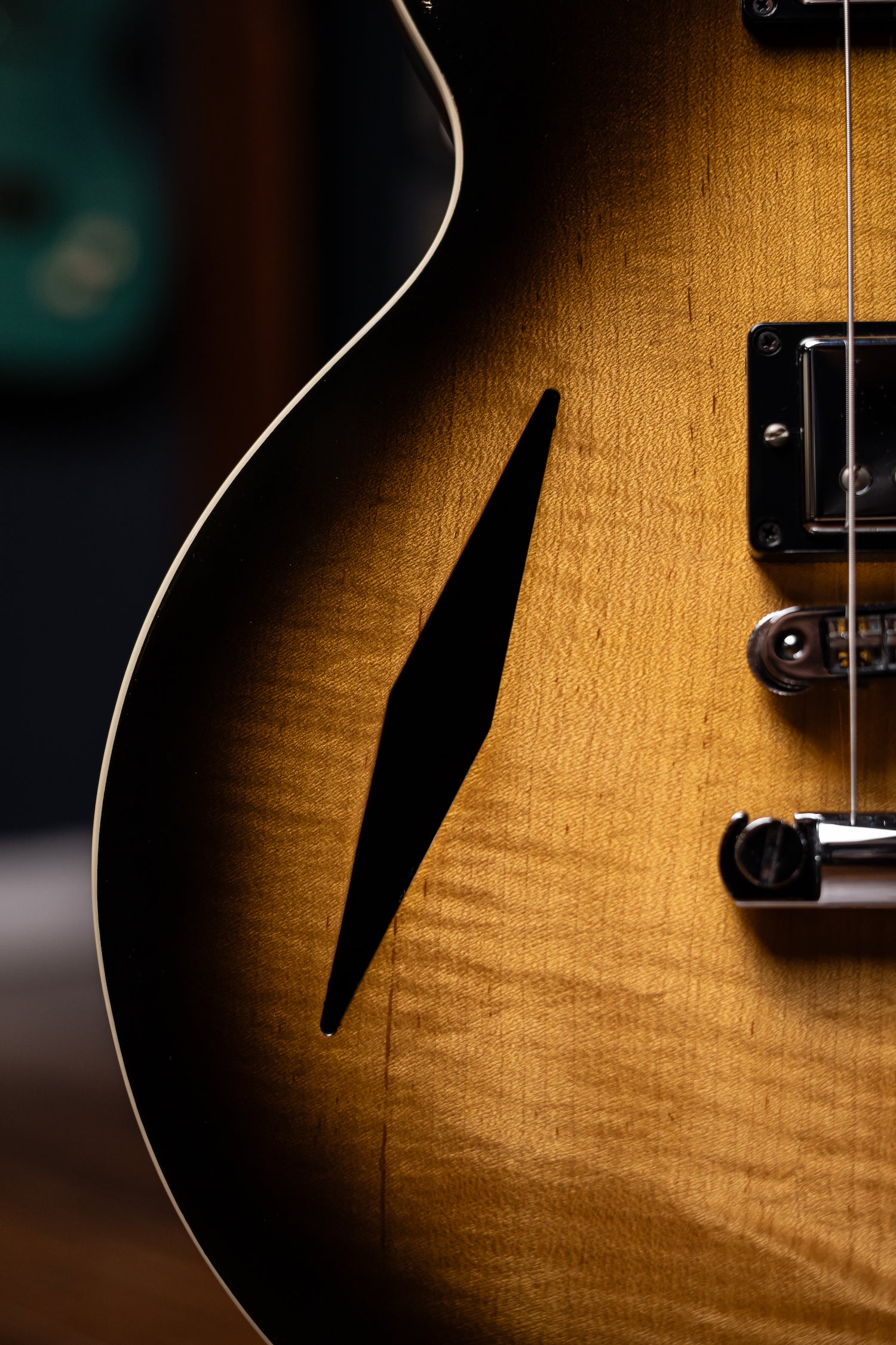 2006 Gibson Vegas Standard Semi Hollow Electric Guitar - Tobacco Sunburst