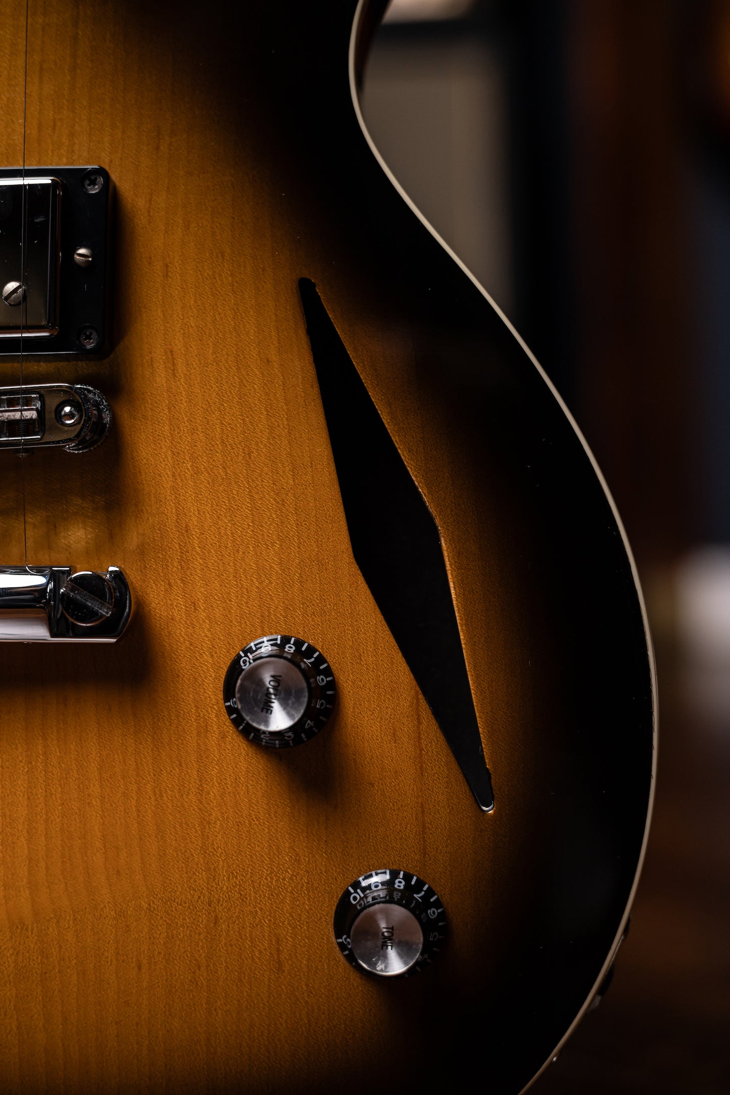2006 Gibson Vegas Standard Semi Hollow Electric Guitar - Tobacco Sunburst