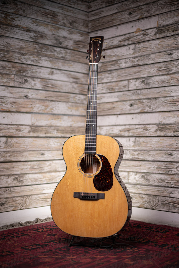 Martin 000-18 Acoustic Guitar - Natural Sitka Spruce