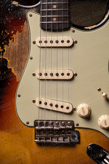 Fender Custom Shop '59 Stratocaster Super Heavy Relic Electric Guitar - Super Faded Aged Sunburs