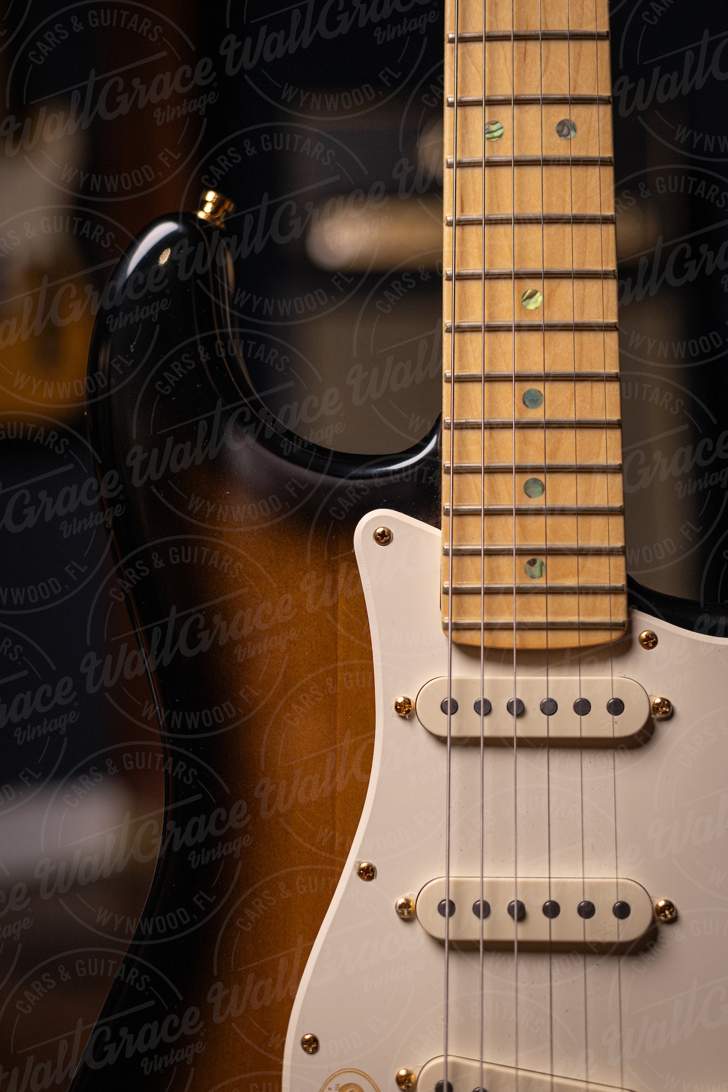 2004 Fender 50th Anniversary DLX Stratocaster Electric Guitar - Sunburst