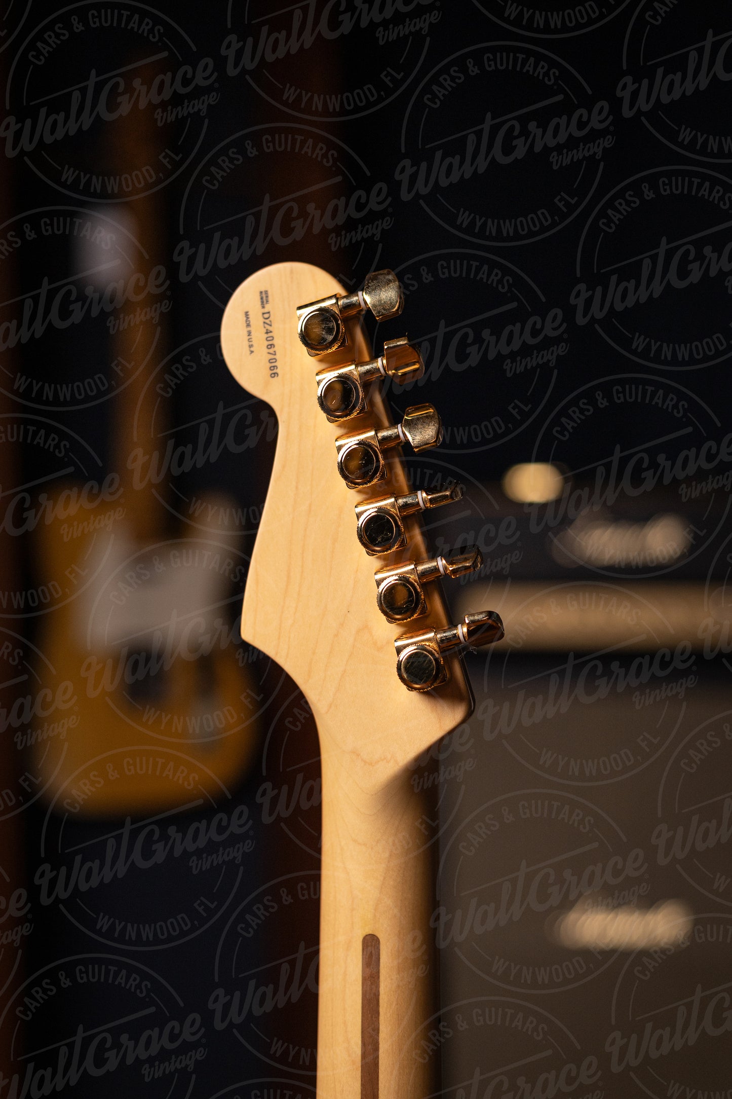 2004 Fender 50th Anniversary DLX Stratocaster Electric Guitar - Sunburst