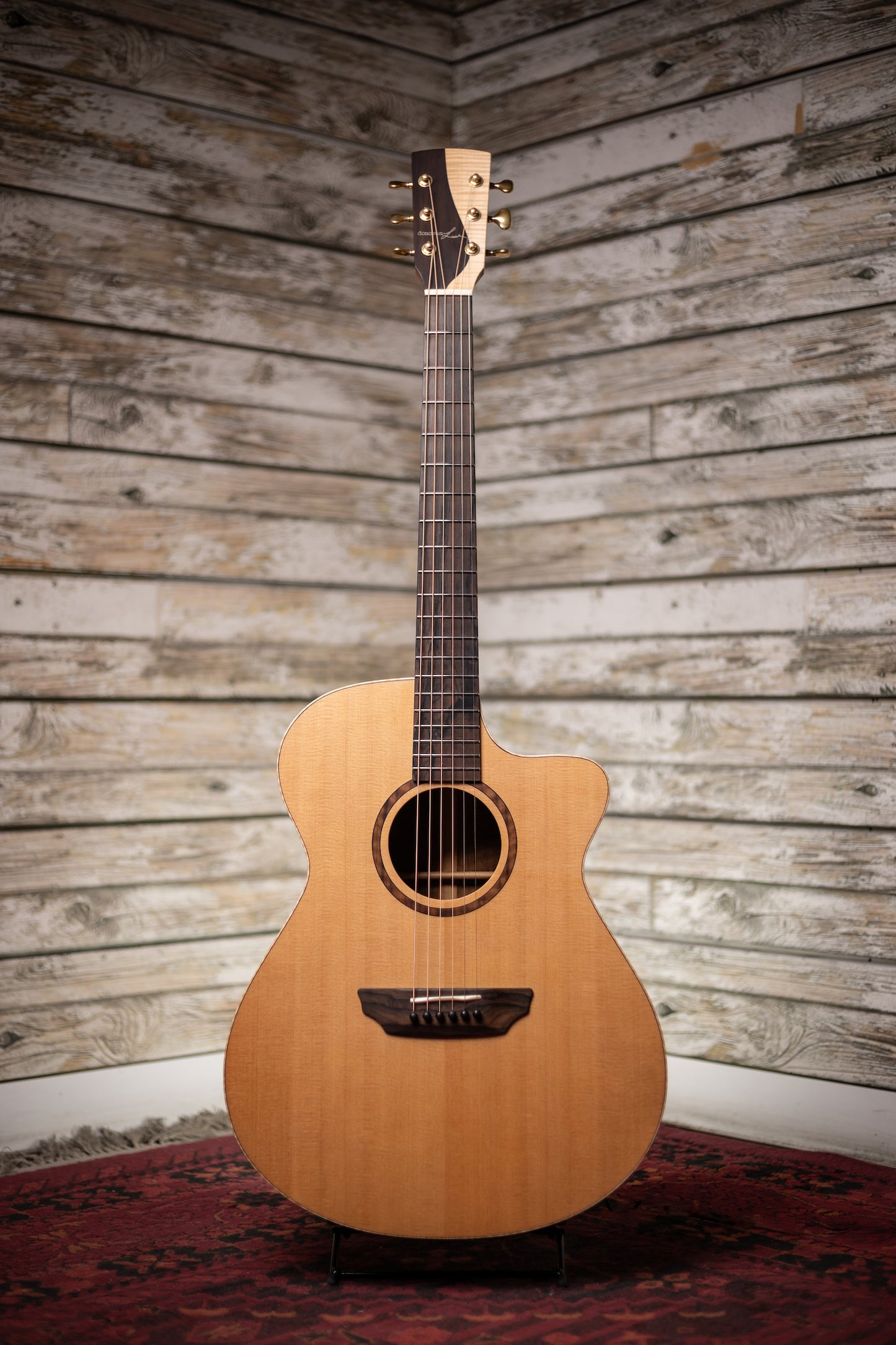 Donovan Leah Guitars Caroline Master Grade Cutaway Acoustic Guitar - Natural