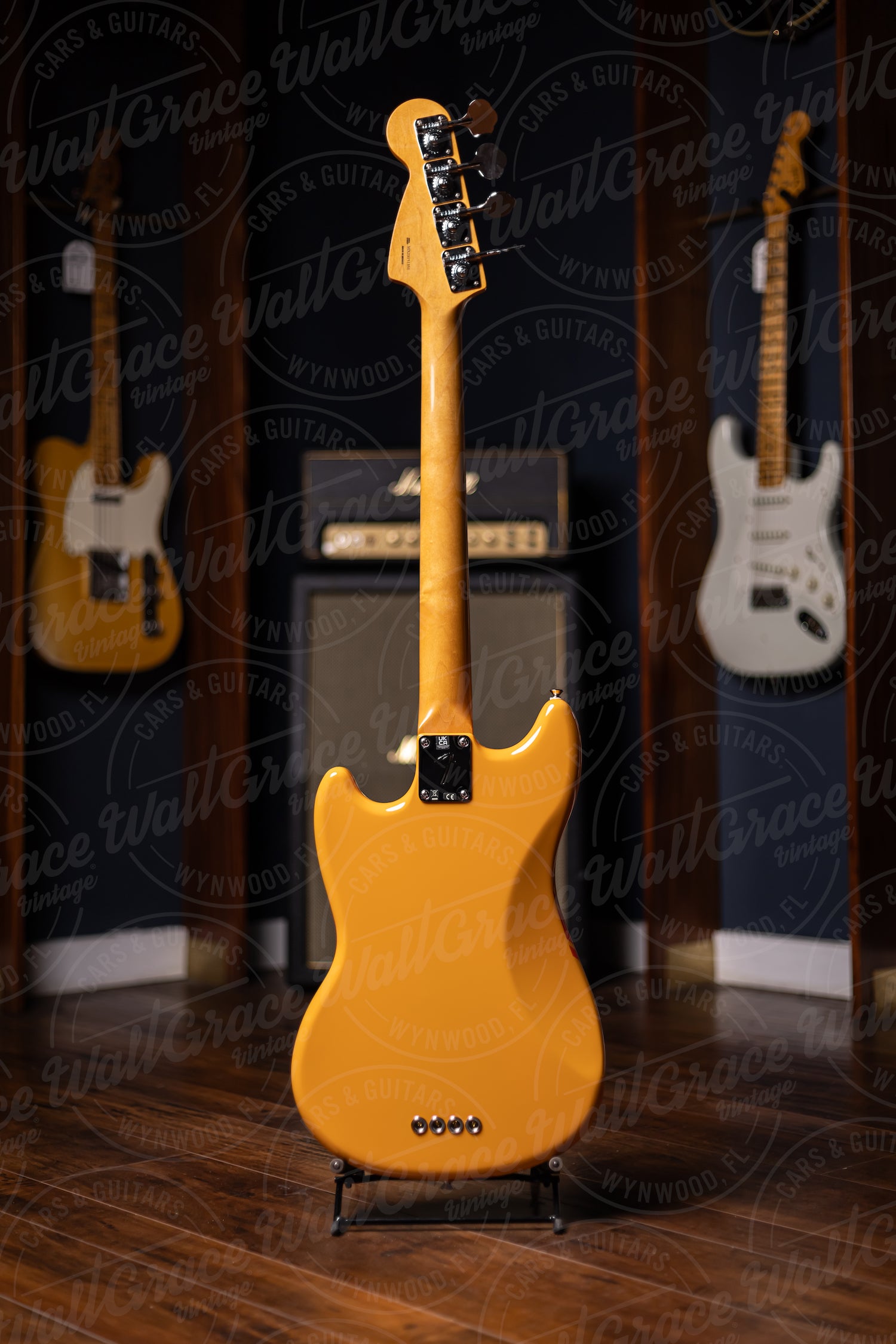 Fender Vintera II Mustang Bass - Competition Orange