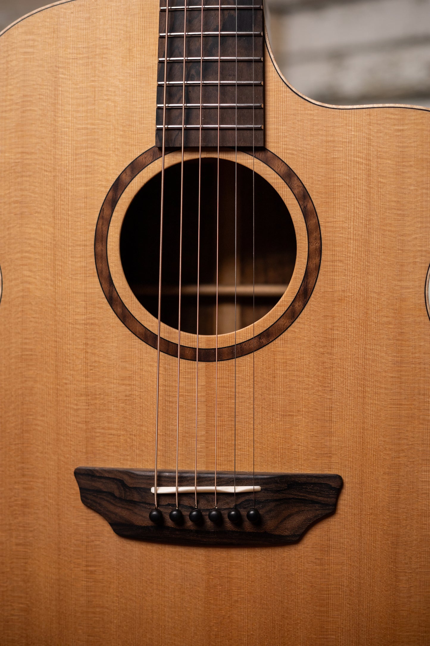Donovan Leah Guitars Caroline Master Grade Cutaway Acoustic Guitar - Natural