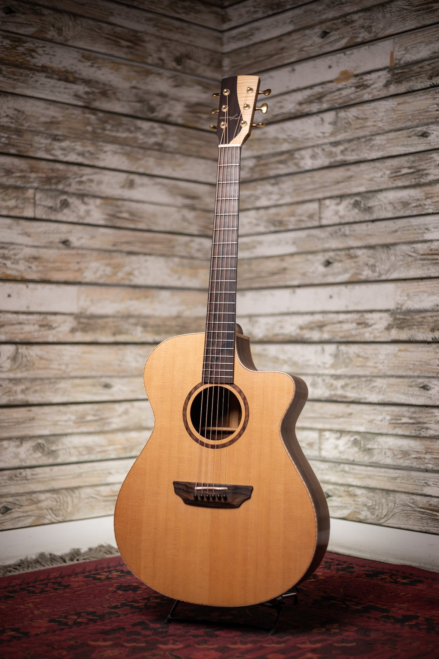 Donovan Leah Guitars Caroline Master Grade Cutaway Acoustic Guitar - Natural