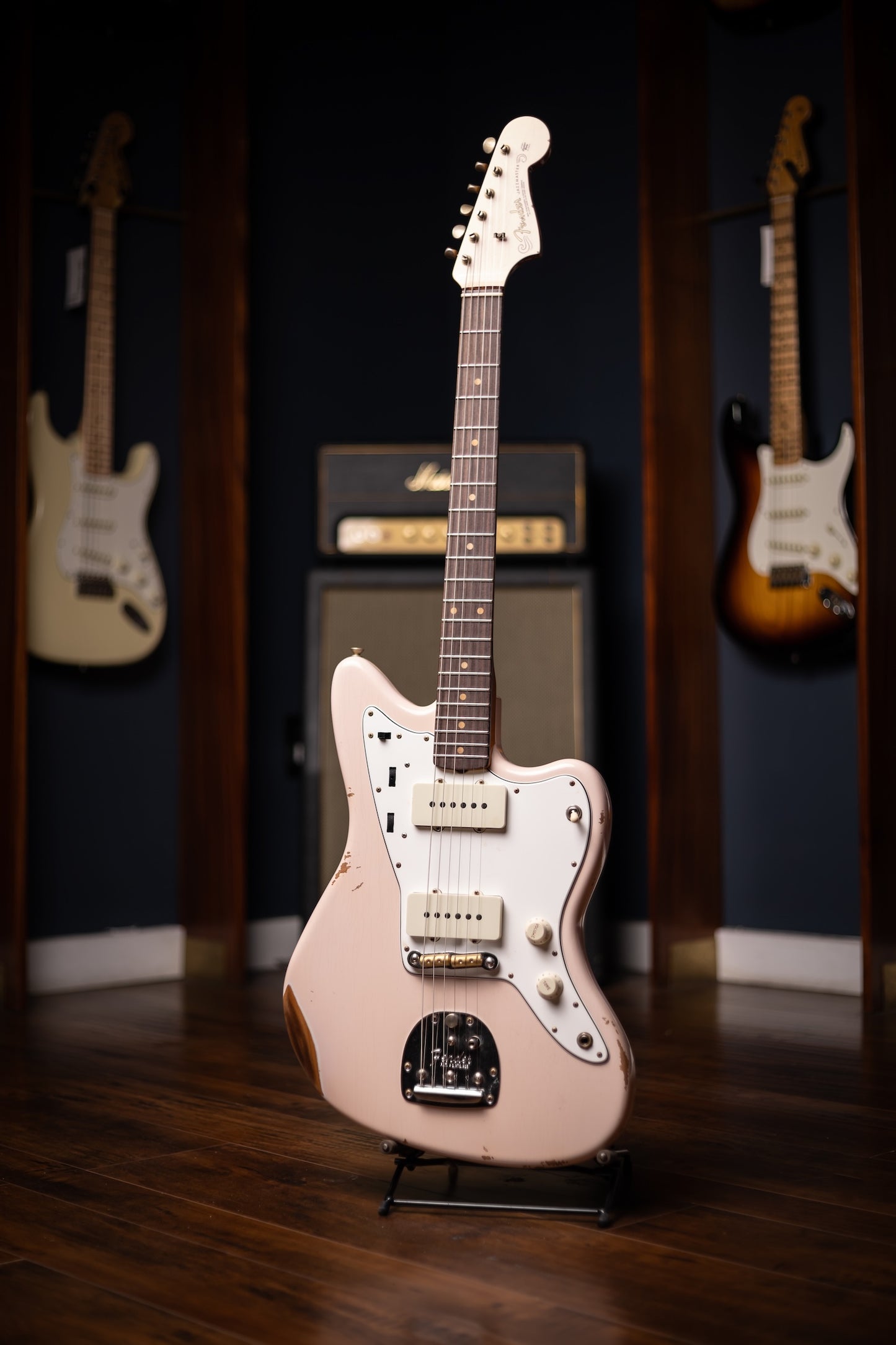 Fender Custom Shop 1963 Jazzmaster® Relic®, Rosewood Fingerboard Electric Guitar - Aged Shell Pink