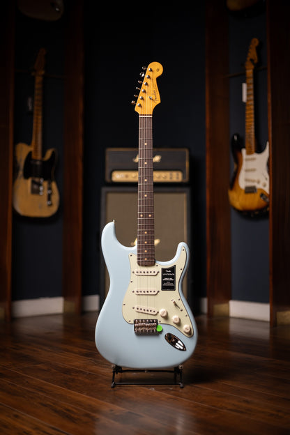 Fender Vintera III Early '60s Stratocaster - Sonic Blue