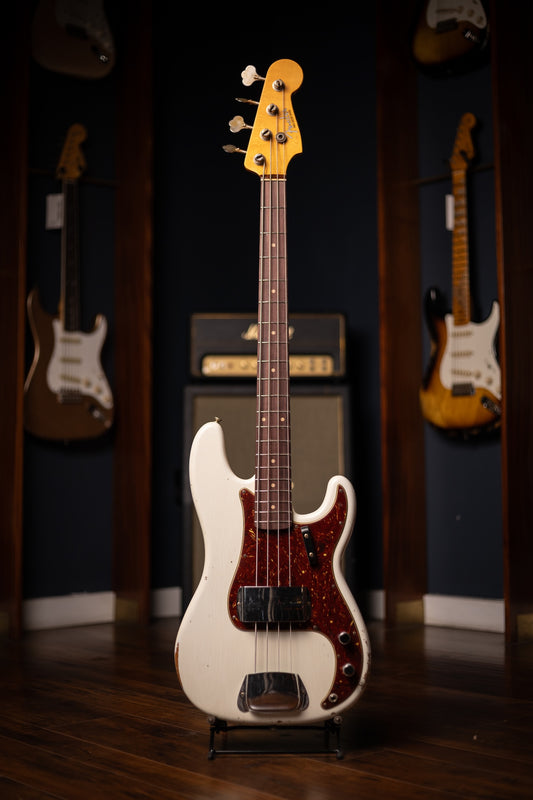 Fender 1960 Precision Bass® Relic®, Rosewood Fingerboard Electric Bass Guitar Super Faded Aged Olympic White