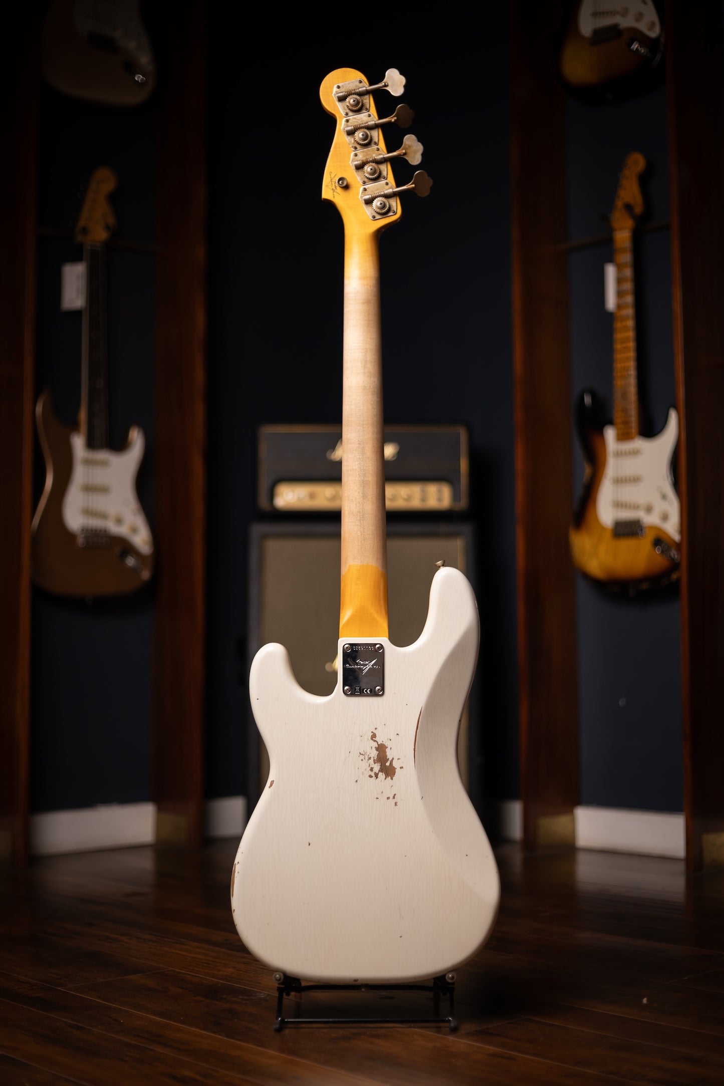 Fender 1960 Precision Bass® Relic®, Rosewood Fingerboard Electric Bass Guitar Super Faded Aged Olympic White