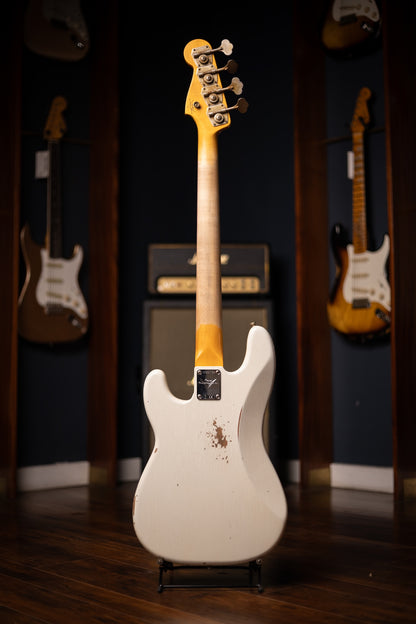 Fender 1960 Precision Bass® Relic®, Rosewood Fingerboard Electric Bass Guitar Super Faded Aged Olympic White