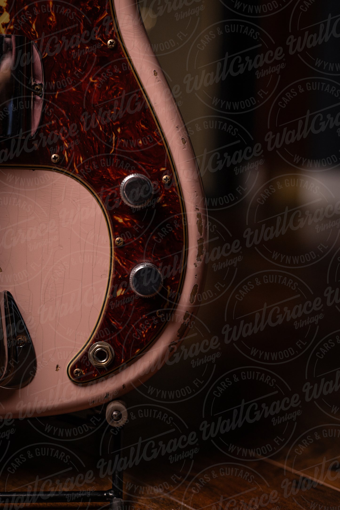 Fender Custom Shop '63 P-Bass Heavy Relic  - Shell Pink
