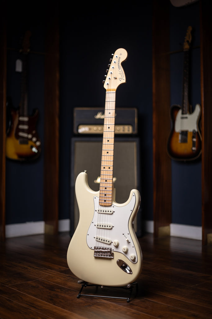 Fender Custom Shop 1968 Stratocaster Deluxe Closet Classic Electric Guitar - Aged Vintage White