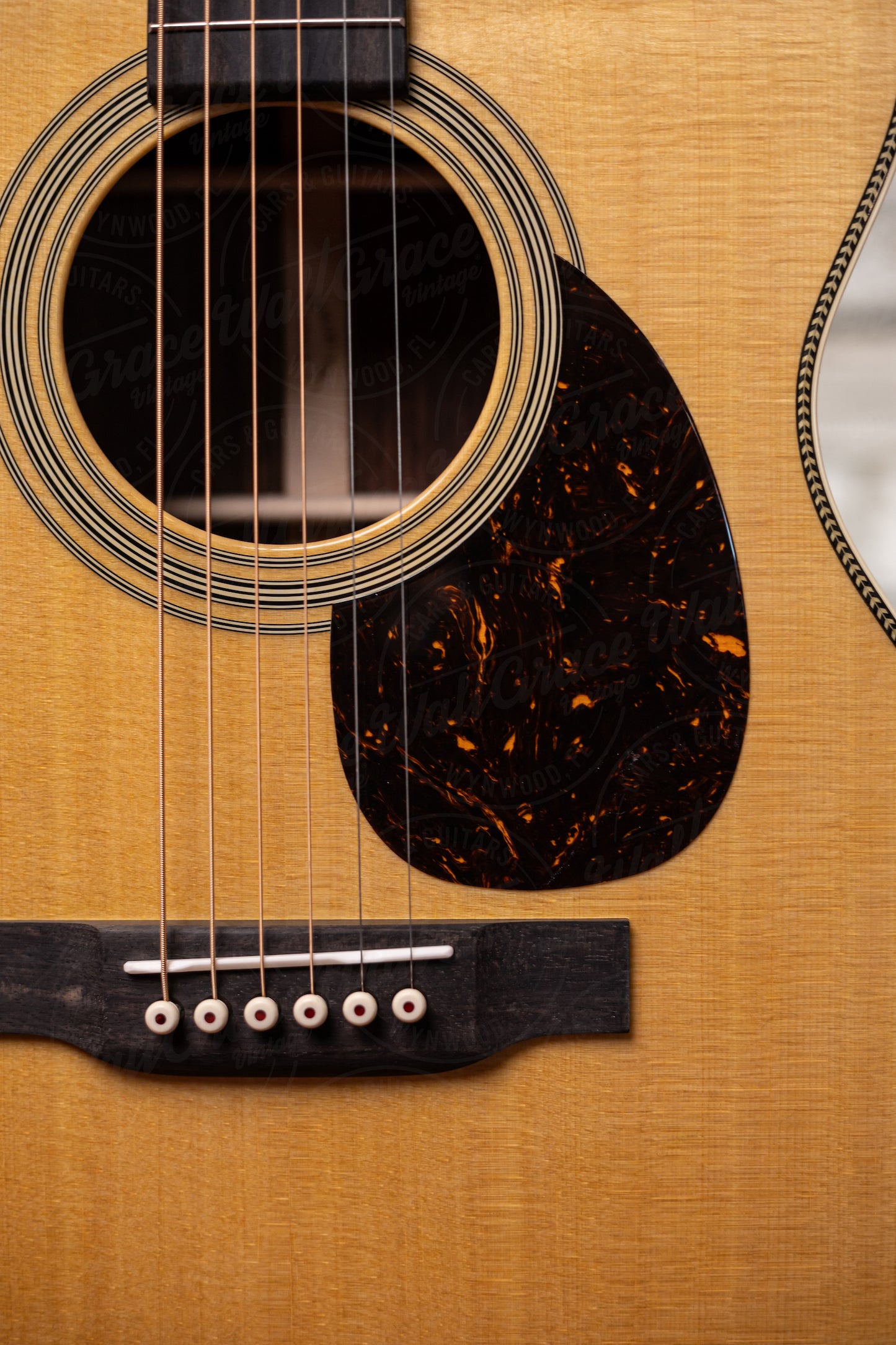 Martin OM-28 Acoustic Guitar - Natural