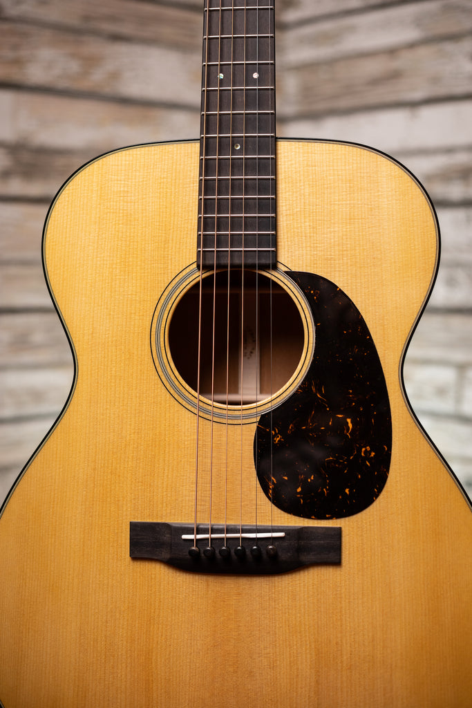 Martin 000-18 Acoustic Guitar - Natural